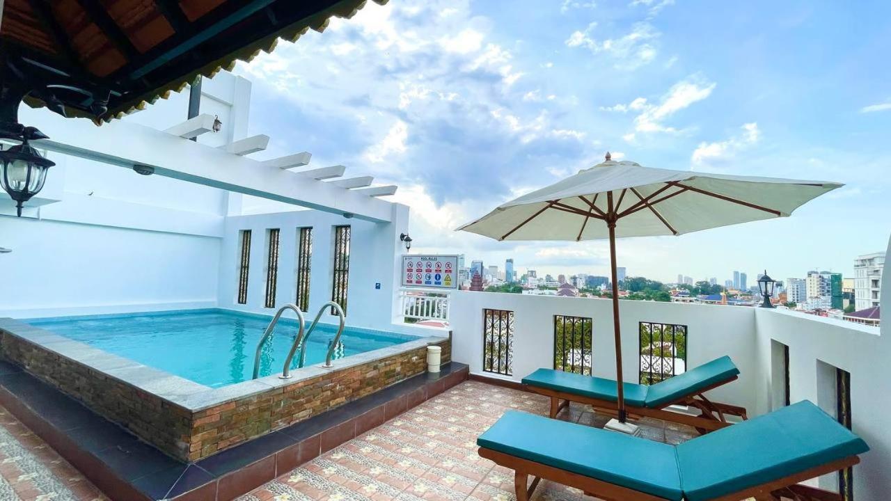 Times Hotel At Bassac Lane بنوم بنه المظهر الخارجي الصورة